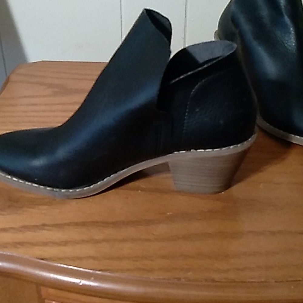 Universal Thread Boots - image 2